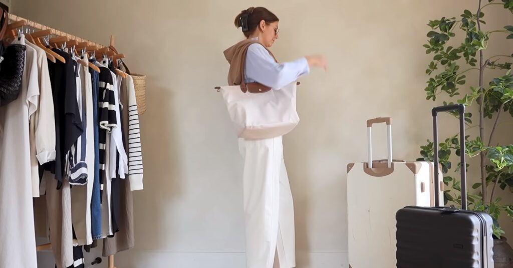 What is the Best Outfit for Travelling