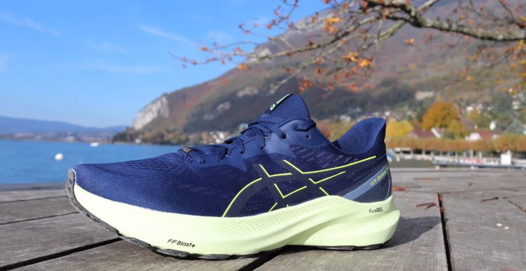 What is the Best Waterproof Sneakers for Travelling