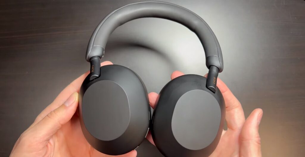 What is the Best Wireless Noise Cancelling Headphone for Travelling